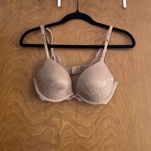 Victoria’s Secret size 32D color tan